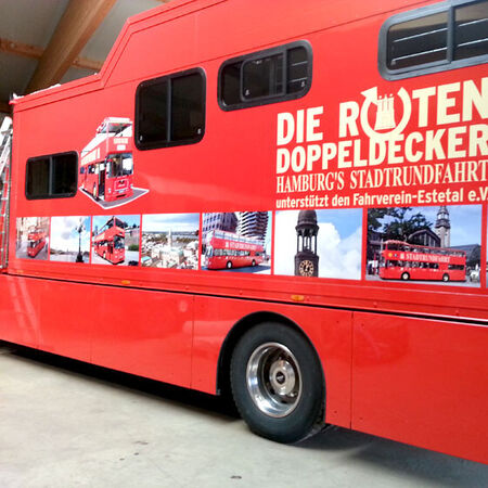 Fahrzeugwerbung: Teilfolierung eines Stadtbusses. Produziert von Trend Beschriftung und Werbetechnik aus Uetersen.